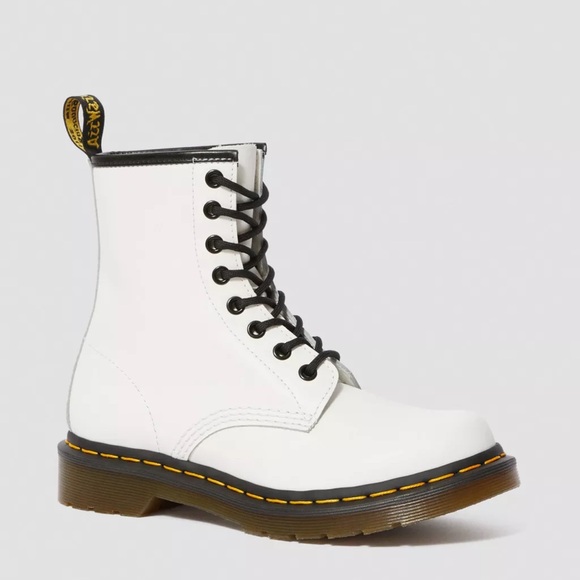 Dr. Martens Shoes - 1460s doc Martens women’s boots size 8